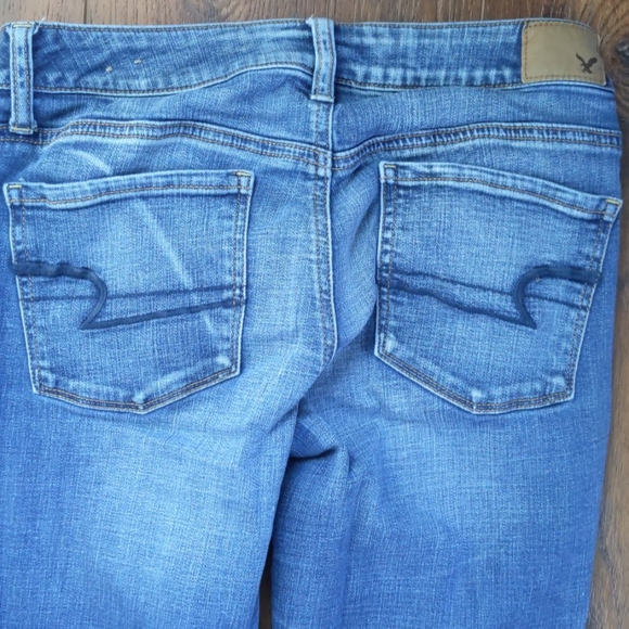 American Eagle Medium Wash Skinny jeans - Picture 6 of 6
